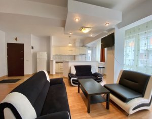 Appartement 3 chambres à louer dans Cluj-napoca, zone Centru