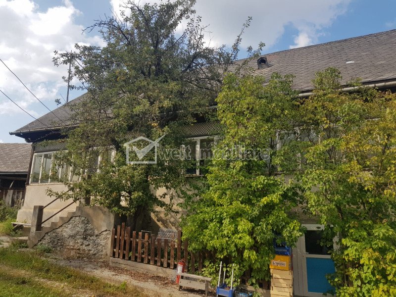 House 3 rooms for sale in Manastireni, zone Centru