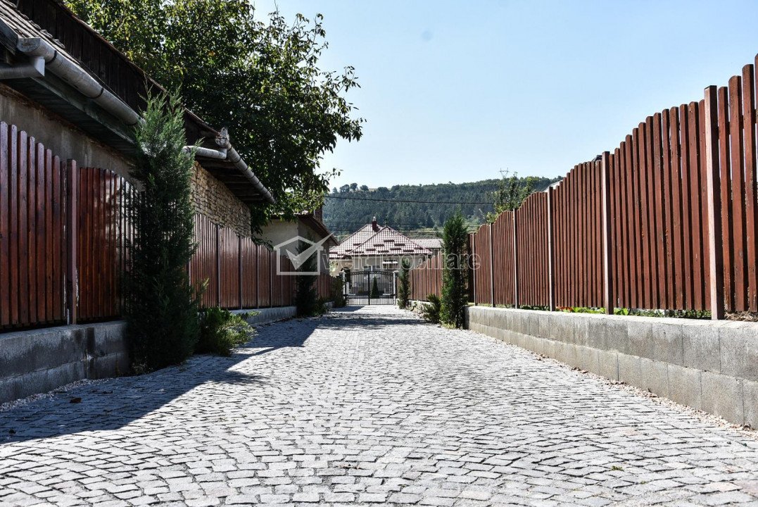 Vila individuala, lux, teren 800 mp, la cheie, garaj, zona Baciu, Cluj