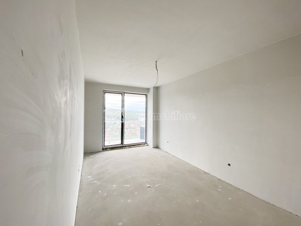 Apartament 4 camere, terasa de 37 m2 cu priveliste splendida