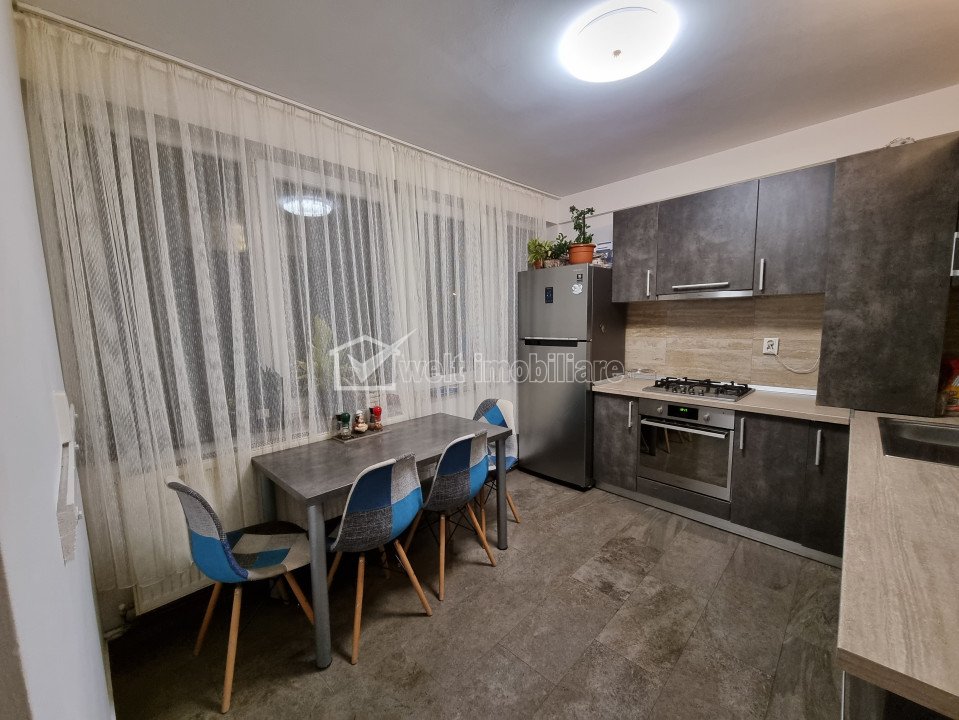 Apartment 4 rooms for sale in Cluj-napoca, zone Dambul Rotund