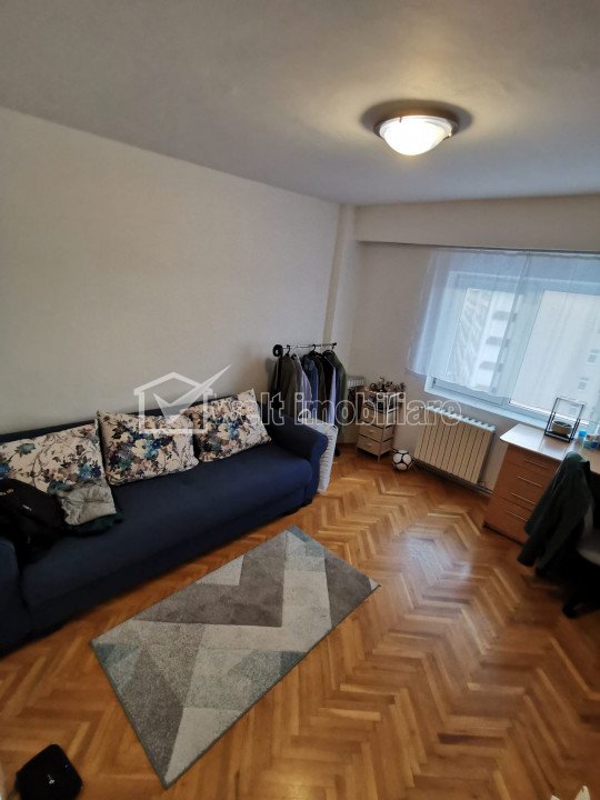 Apartament cu 4 camere, 100 mp, 3 balcoane, zona Primaverii- Manastur