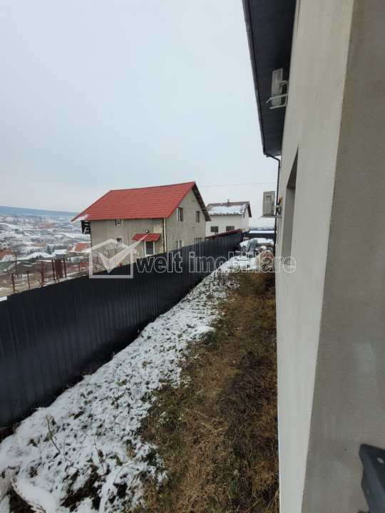 House 5 rooms for sale in Chinteni, zone Centru