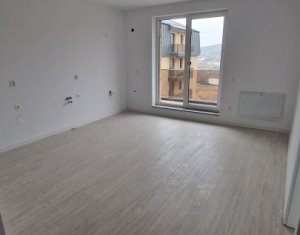 Apartment 2 rooms for sale in Chinteni, zone Centru