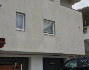House 4 rooms for sale in Floresti
