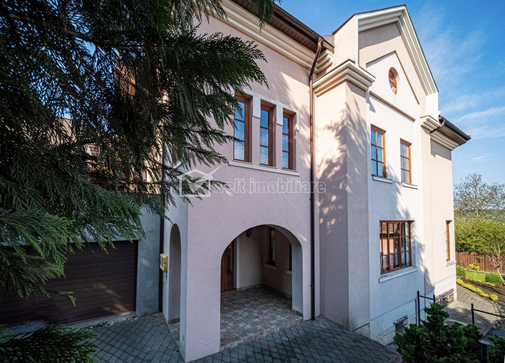 Ház 10 szobák eladó on Cluj-napoca, Zóna Centru