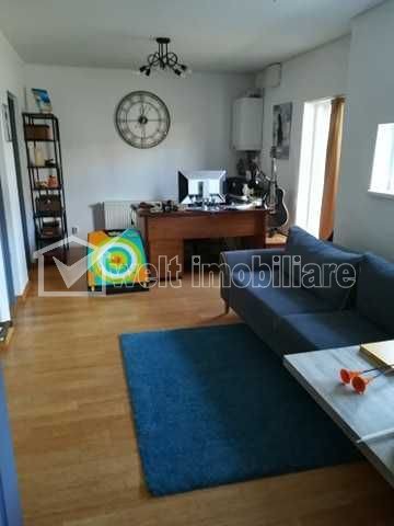 House 3 rooms for sale in Floresti