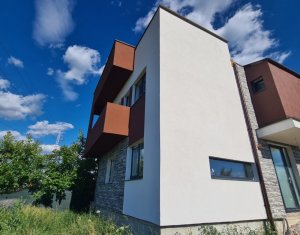 House 5 rooms for sale in Floresti