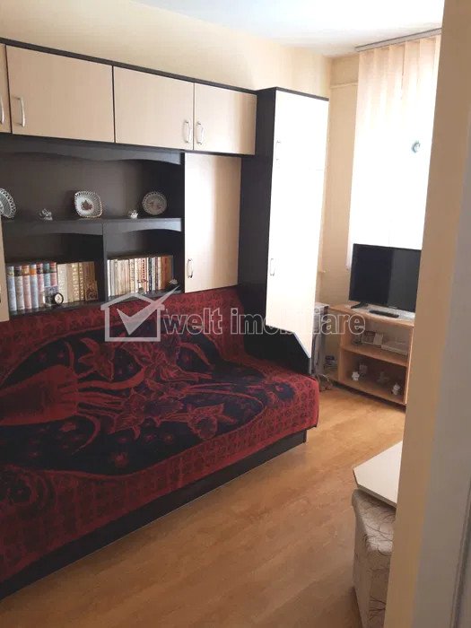 Vanzare apartament 4 camere decomandat, Manastur, zona scolii Octavian Goga