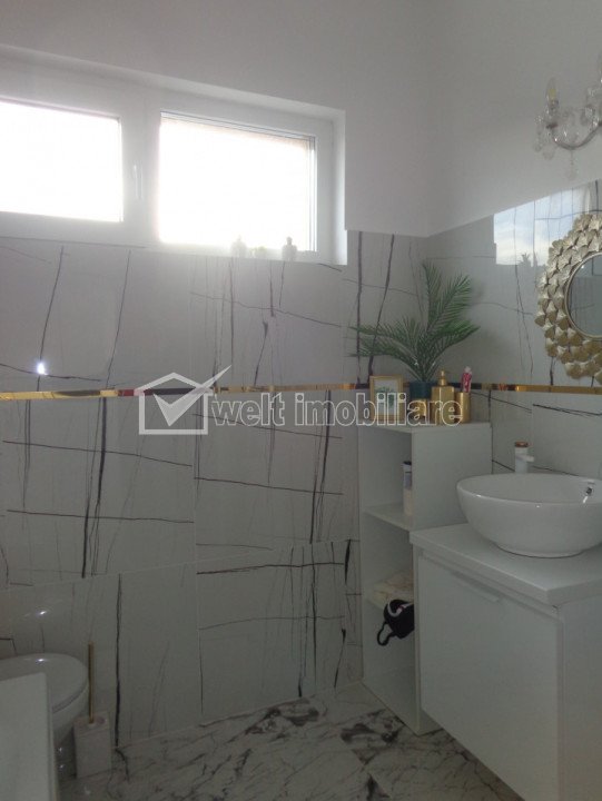 House 5 rooms for sale in Chinteni