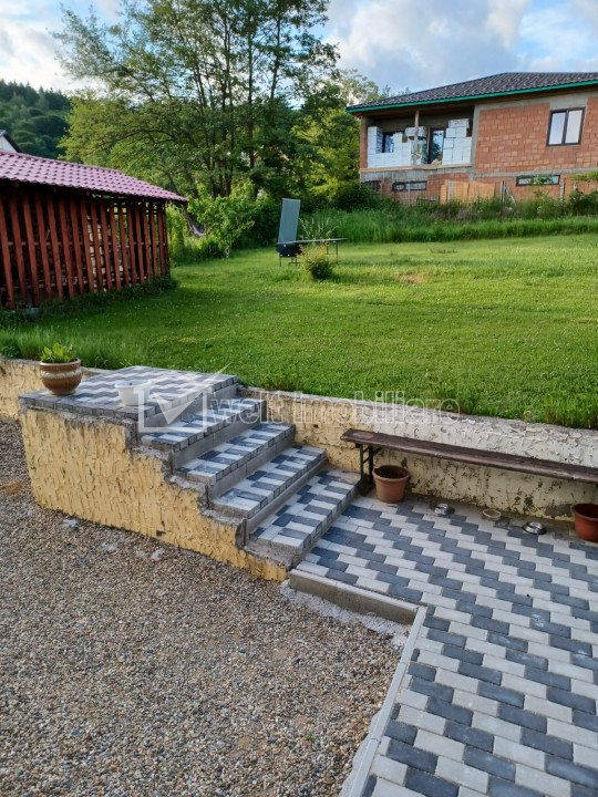 Casa cu garaj in Salicea, Cluj, teren 800 mp, pompa de caldura, panou solar