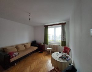 Vanzare apartament cu 3 camere, Politia Rutiera