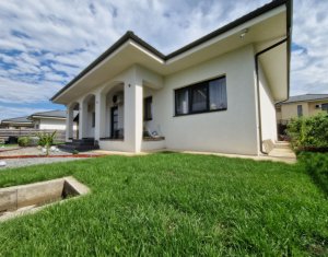 House 4 rooms for sale in Jucu De Sus