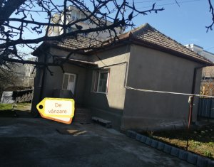 Casa cu gradina, front 12,5,  singur in curte, zona Intre Lacuri