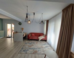 House 4 rooms for sale in Floresti