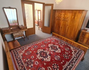 Apartament de 3 camere, zona Pasapoarte, etaj intermediar, parcare !