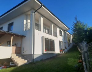 House 7 rooms for sale in Dezmir