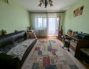 Apartament cu 3 camere, decomandat, 68 mp, zona buna din Marasti