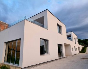 Maison 4 chambres à vendre dans Feleacu