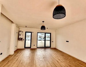 Apartament spatios , finisat , pe strada Eroilor , Floresti