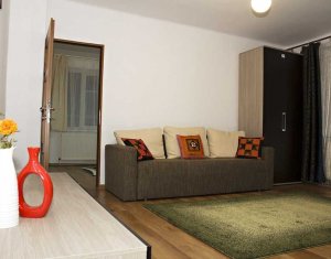 Vânzare apartament cu 2 camere semicentral, etajul 1, cu garaj