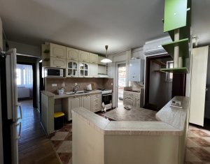 Appartement 4 chambres à louer dans Cluj-napoca, zone Centru