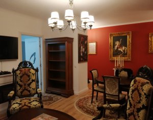 Apartament 3 camere amenajat in stil medieval, Baciu