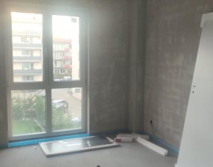 Apartment 3 rooms for sale in Floresti