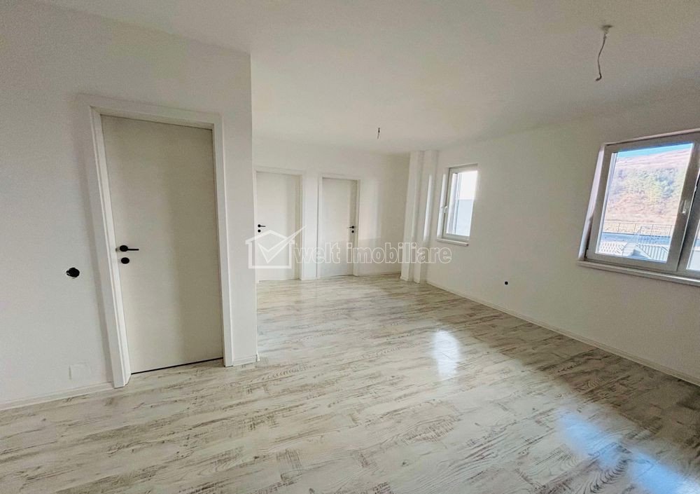 Apartament 3 camere , parcare subterana, Floresti