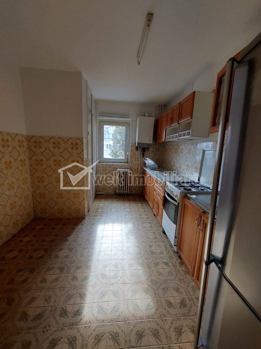 Apartament 4 camere decomandate, 2 bai, etaj 2, zona parcul Rozelor