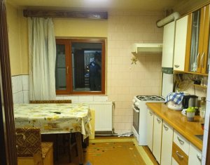 Apartament 4 camere, decomandat, etaj intermediar, Marasti
