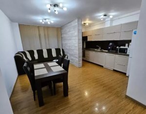Apartament de inchiriat, 3 camere, zona centrala