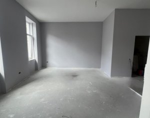 Apartament 3 camere,  85mp, 1 loc de parcare, mobilat la cerere, Centru