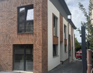 Appartement 5 chambres à vendre dans Cluj-napoca, zone Zorilor