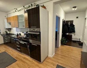 Apartament 3 camere,parcare,  Strada Eroilor, Floresti