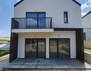 House 4 rooms for sale in Lita