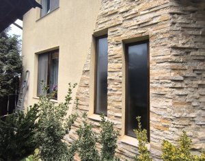 House 5 rooms for sale in Floresti