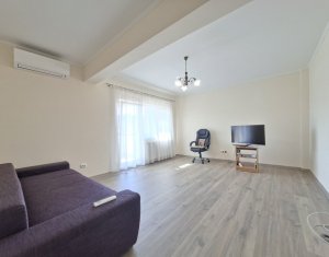 Apartament 2 camere decomandat, centru, zona Dorobantilor, parcare, 2 balcoane