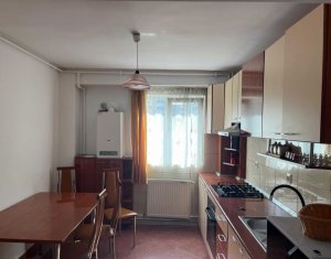 Apartament de inchiriat, 3 camere, 2 bai, decomandat, Zona Marasti
