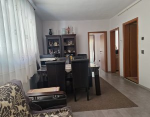 De vanzare apartament cu 3 camere etaj 1, 81mp, Borhanci