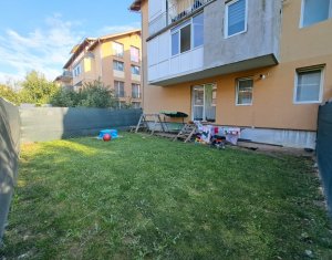 Apartment 3 rooms for sale in Floresti