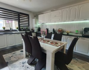 Apartament cu doua camere, ultrafinisat, strada Catanelor