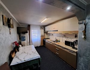 Apartament cu 3 dormitoare, garaj si pivnita, Floresti