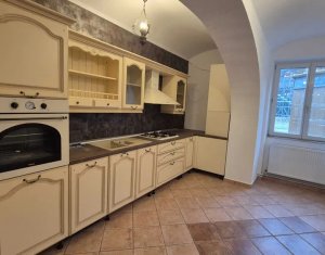 Appartement 4 chambres à vendre dans Cluj-napoca, zone Gruia