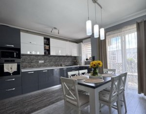 Apartment 3 rooms for sale in Floresti