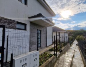 House 5 rooms for sale in Dezmir