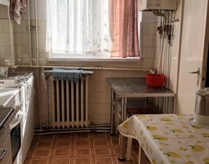 De vanzare apartament cu 3 camere zona Academia de Muzica