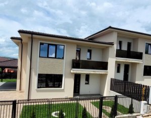 House 4 rooms for sale in Chinteni