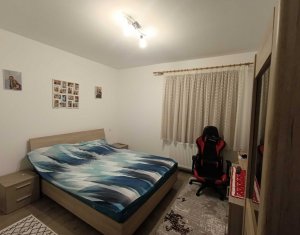 Apartment 3 rooms for sale in Floresti