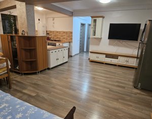 Lakás 3 szobák eladó on Floresti